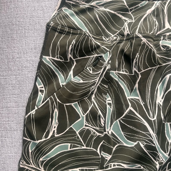 Title Nine Skort Size SMALL :: Green Print :: Athletic - Picture 3 of 10